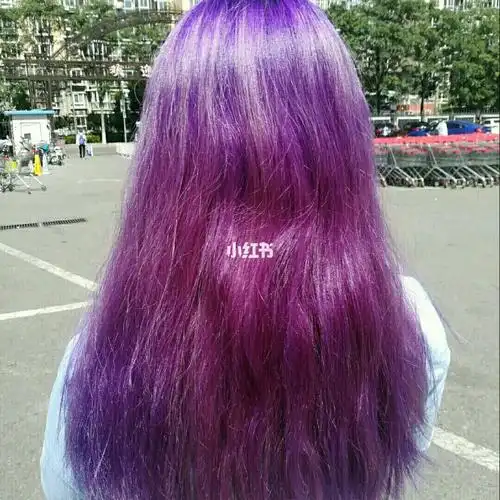 可能是我洗头发的方式不对吧,半年后里面还是最开始的深紫色,外面变成