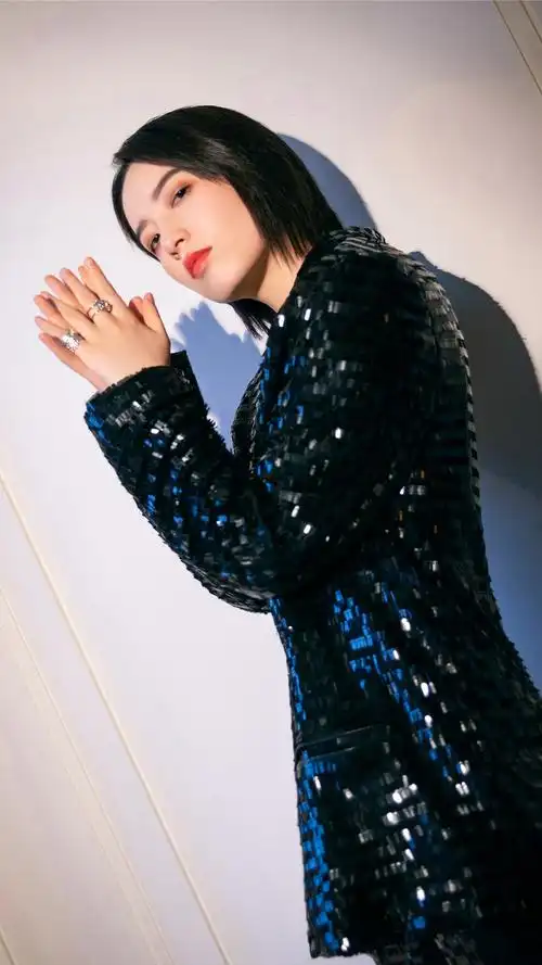 李斯丹妮个性时尚写真手机壁纸