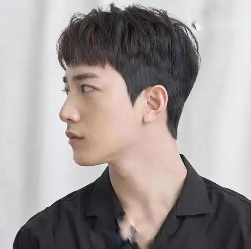 秋季到来男神们的发型,都会这样剪,小清新这样选才好看!