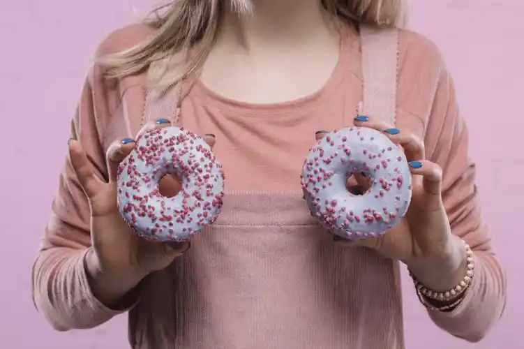 漳州16岁女孩一侧乳房像吹气球一样疯长,衣服都鼓起来!