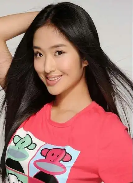 杨采钰 歌手/演员/主持人