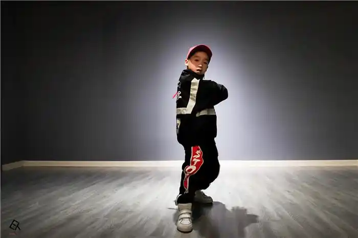 徐州少儿街舞_增强身体灵活性