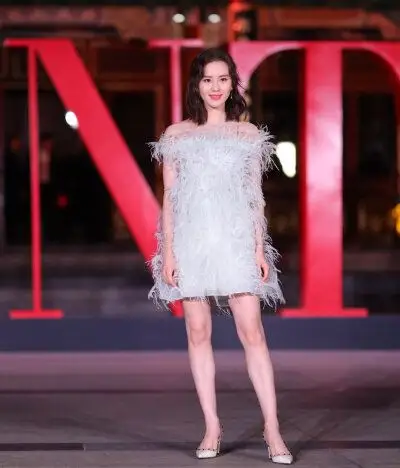 刘诗诗 白色羽毛短裙图源见水印