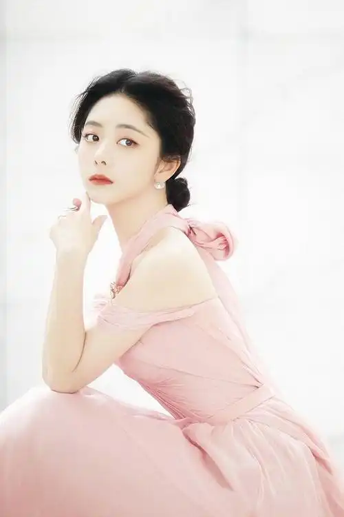 去见小王子从34we32q24转采于2021-01-16 17:32:06谭松韵人物摄影去见