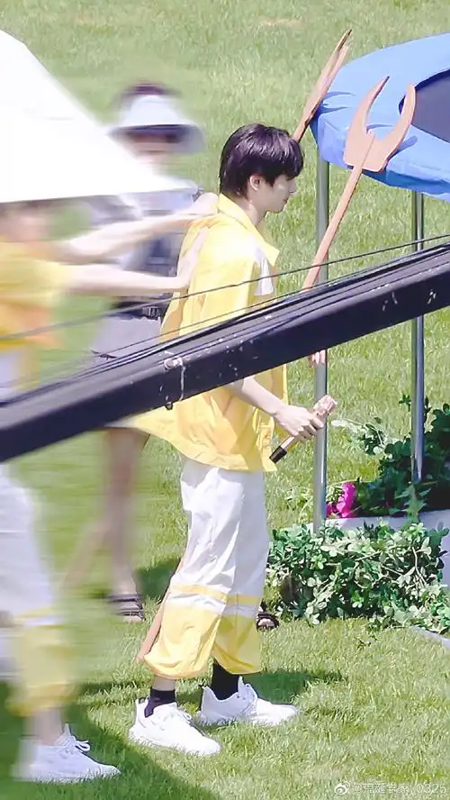 宋威龙牛气满满的哥哥##宋威龙给大脚趾取名叫威哥