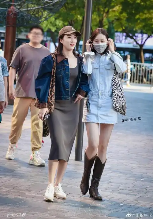 春日穿搭牛仔裙长筒靴吊带牛仔夹克