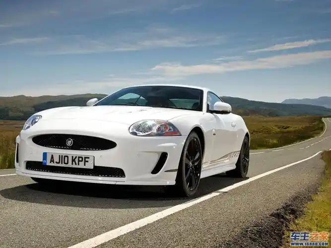 白色 捷豹xk