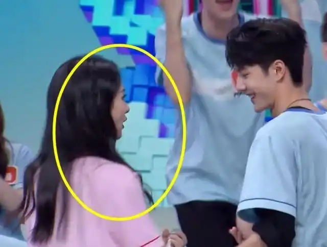 快本:赵丽颖被王一博打到头,谁注意博哥的反应?很少见他这样