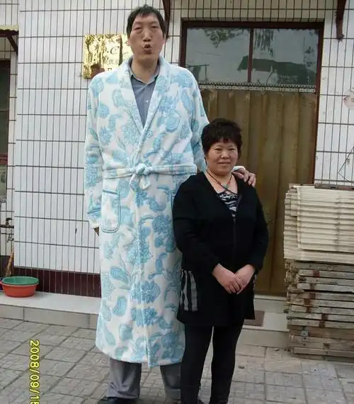 中国十大巨人排行,姚明未上榜,第一亚洲最高!