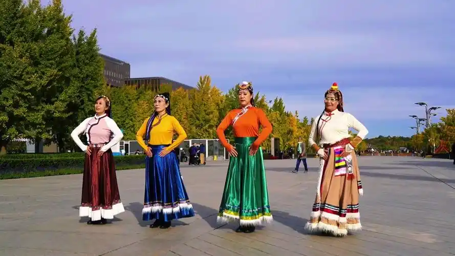 广场舞《浪拉山情》四人队形版,简单好看,邀您共赏