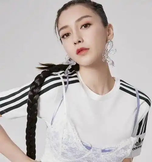 angelababy太少女了吧新杂志解锁最潮春日穿搭30岁比18岁都嫩