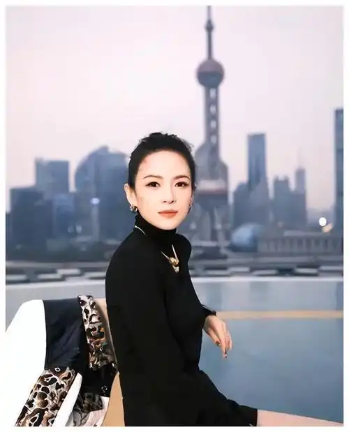 除夕夜,同时也是章子怡45岁生日的那一刻,她在社交媒体上发出了一则庆