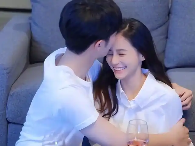 如果黄晓明跟baby没离婚 看到这十秒钟连亲十次的戏怎么承受得了