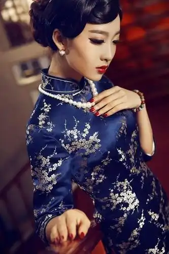 旗袍丽人看醉了展示了独特的东方魅力和风情