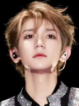 与王源十年璀璨共往