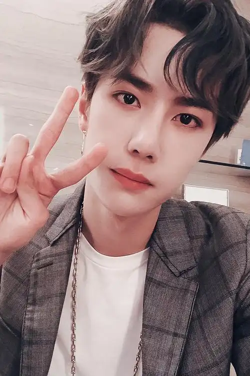 王一博0805生日快乐# 676767 ps:希望一宝生日发自拍(希望)