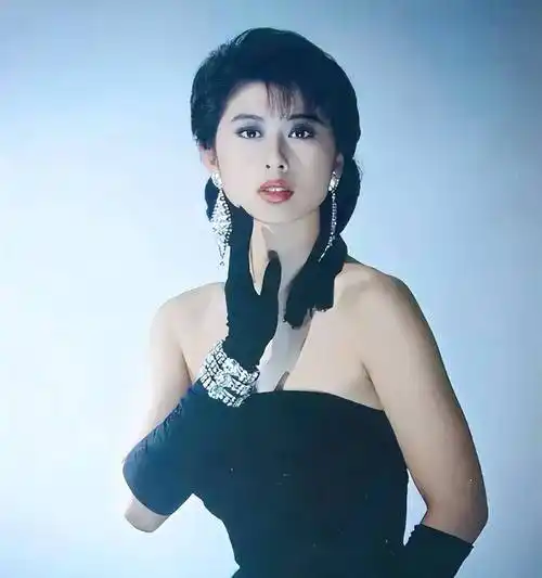 叶倩文:和费翔有过一段感情,嫁给大14岁林子祥,60岁无儿无女_母亲