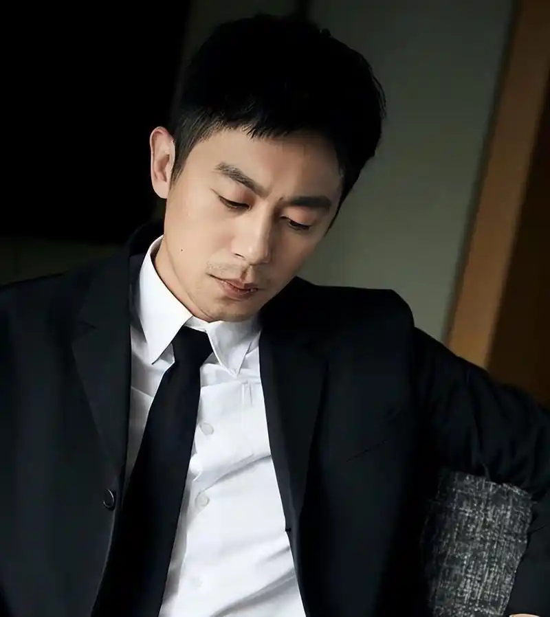 回顾朱亚文:抛弃相恋七年的富家女,娶陈思诚前女友,至今零绯闻