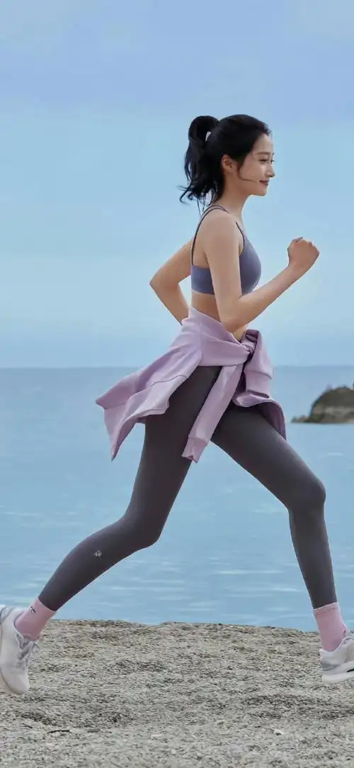 关晓彤奶凶奶凶的