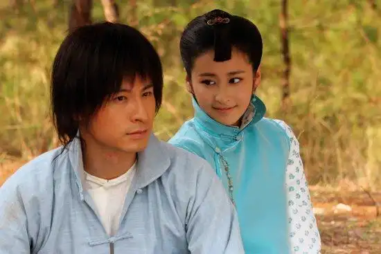 《赏金猎人》横店热拍 颖儿钱泳辰演绎唯美初恋