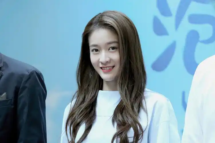 那些有着小虎牙的明星:王俊凯笑起来太可爱了!