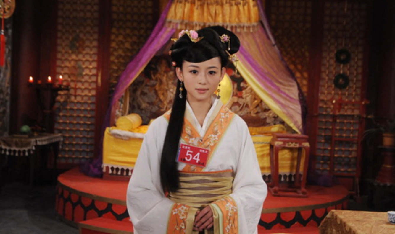 2010年,名导尤小刚的电视剧《西施秘史》在全国选拔演员,徐婷进了30强