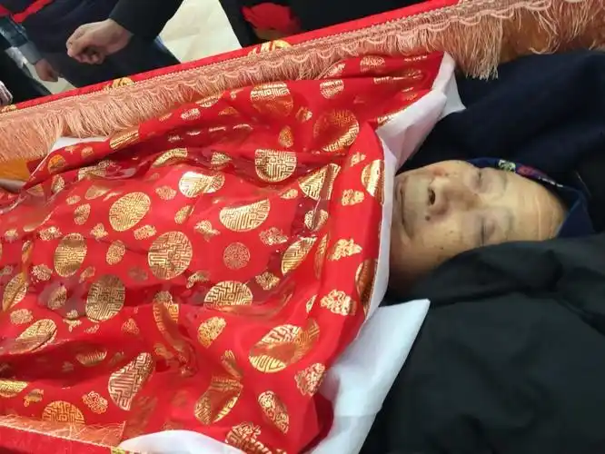 沉痛悼念我的小舅-欧阳深追悼会仪式