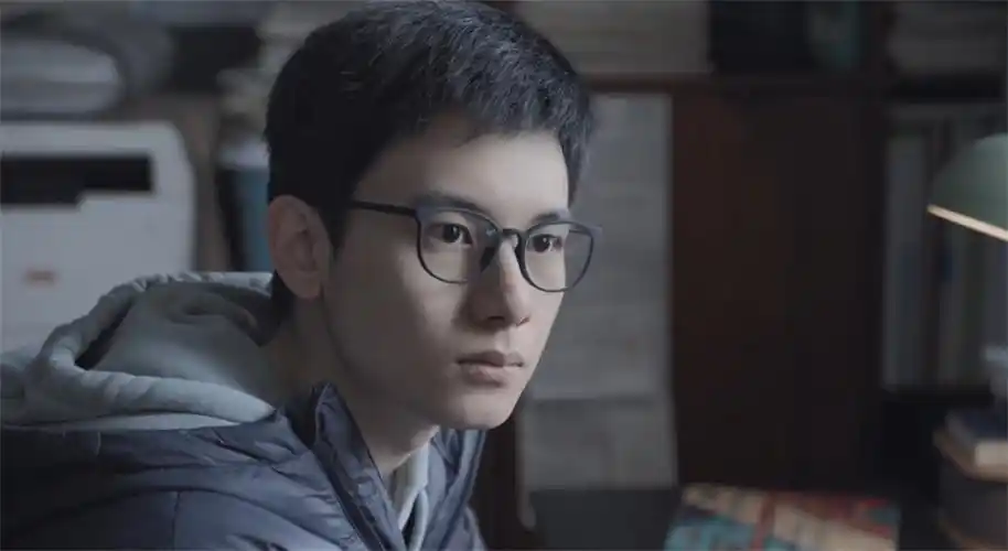 周博文(胡先煦 饰)