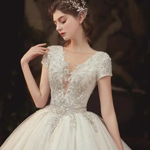 蕾蒂若〕轻婚纱新款2020结婚新娘宫廷大拖尾奢侈礼服简约深v 大气