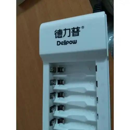 德力普(delipow)六槽电池充电器 12节7号充电电池 正品包邮通用充电