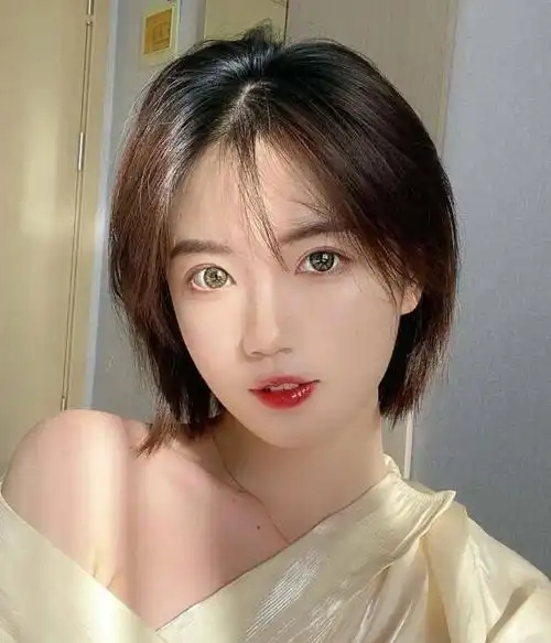 干练利落短发图片 女生头发剪短清爽一"夏" - 女士短发 - 发型站