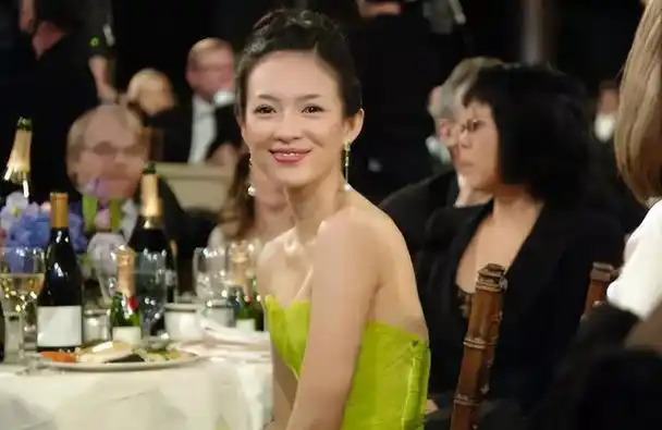 谁顶得住?深扒汪峰新欢大量私照,快看我发现了啥?章子怡要笑死