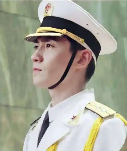 穿军装最帅男星排行, 任嘉伦朱一龙上榜,最好看的还是他_杨洋_张若昀