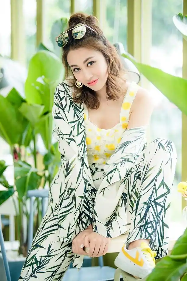 开心麻花韩云云活力写真高清图片