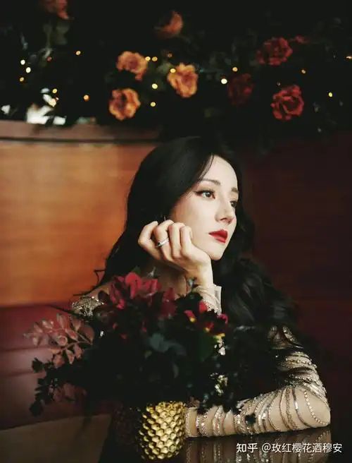 如何评价艺人迪丽热巴的颜值