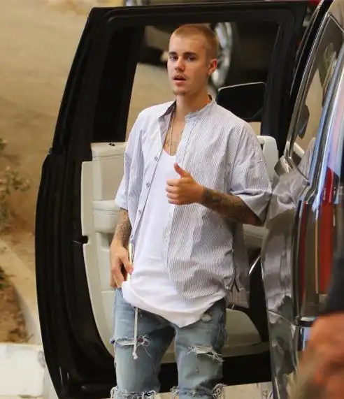 2008年,贾斯汀·比伯被其经纪人斯科特在youtube发现