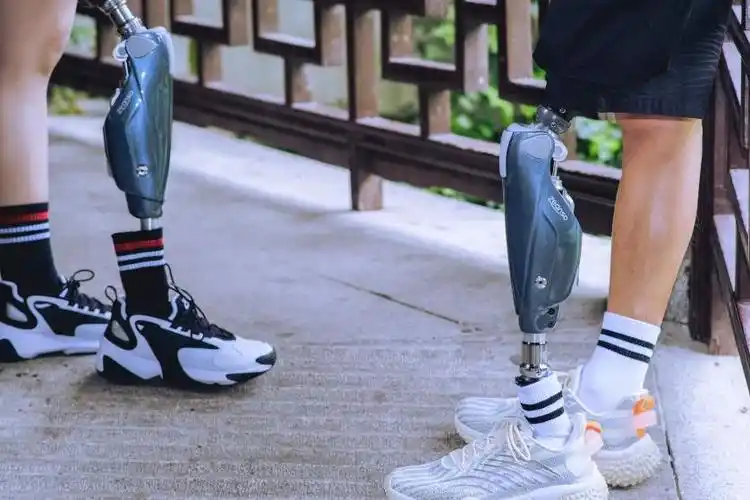 仿生算法毫秒级反馈臻行科技自研智能假肢抢占康复最强风口