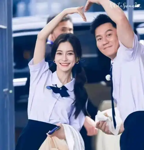 太扯!杨颖李晨惊爆恋情,疯传男方在朋友圈高调告白,评论区乱套