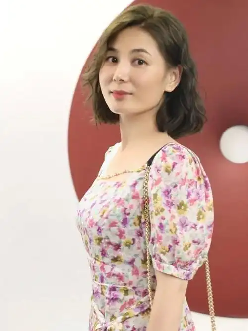 发型|5种"发型"坑了很多中年女人,不是显老就是扮嫩,颜值高也中招