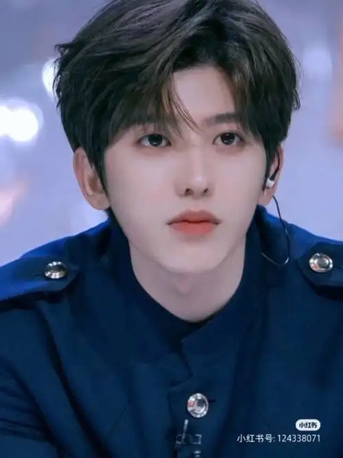 蔡徐坤帅气图片