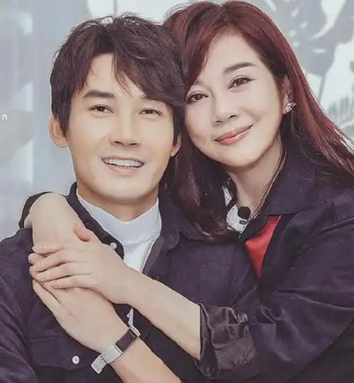 张铎的妻子是比他年轻8岁的陈松伶.