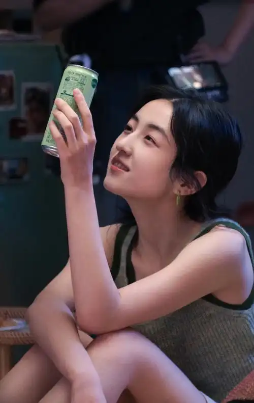 rio微醺亚太区品牌代言人张子枫##晚9点,微醺中