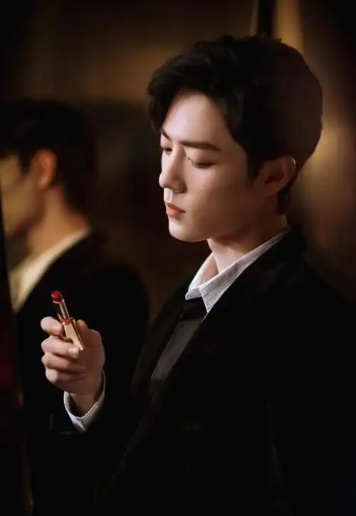 看到肖战的西装照,我惊呆了!