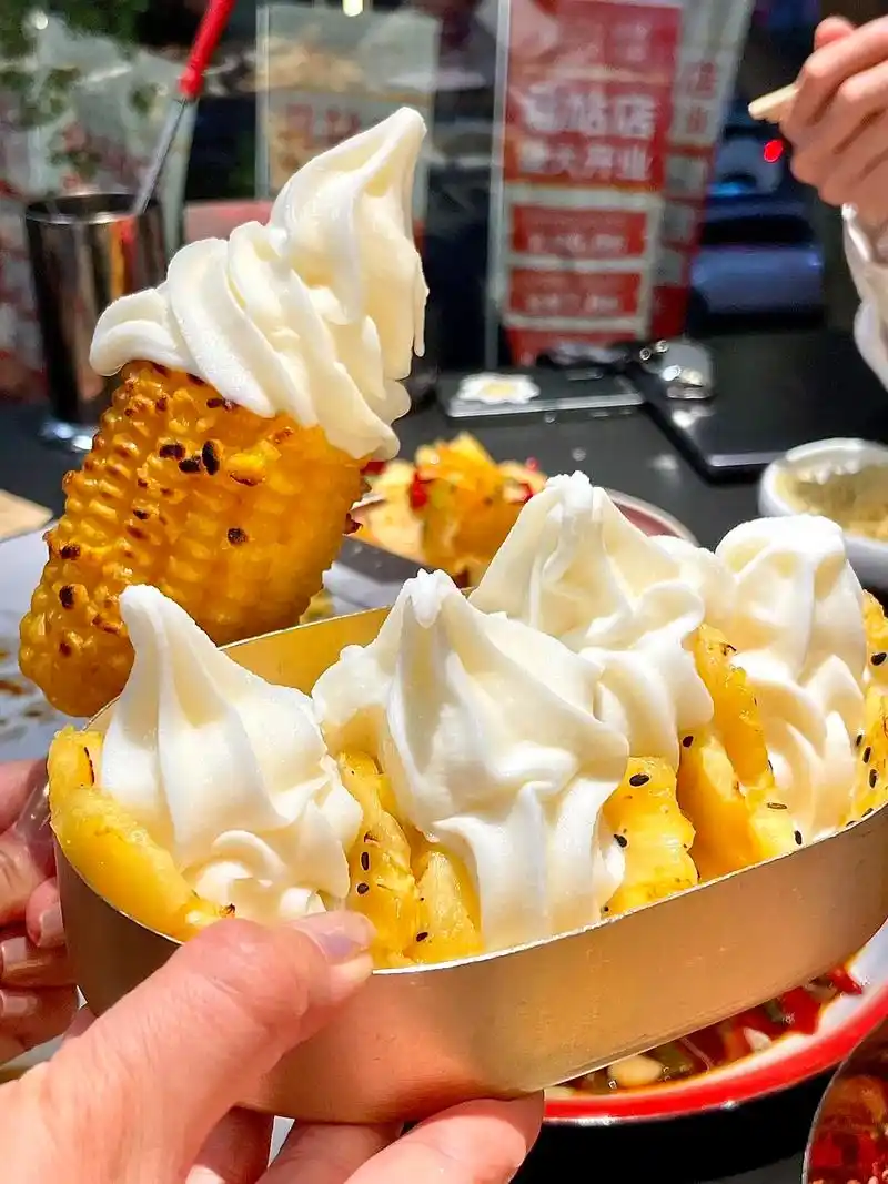 烤菠萝冰淇淋真的很酷很好吃啊!嗨 我是甜多肉 烤菠萝7793 - 抖音