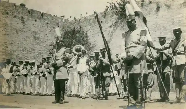 老照片:袁世凯的丧礼,一切都是帝王规格,场面宏大,不输慈禧!