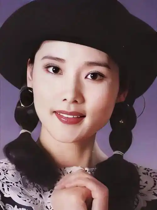 何赛飞:和丈夫坚持丁克10年愁怀婆婆,36岁意外生子全家乐开怀_杨九红