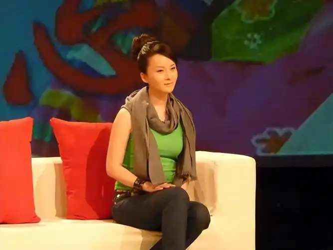 回顾谢兰和丈夫坚持丁克12年愁坏婆婆41岁意外得子全家乐开怀