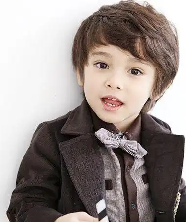 发型热点 > 儿童发型设计图片 >  家有小正太的妈妈们,还在为6岁男