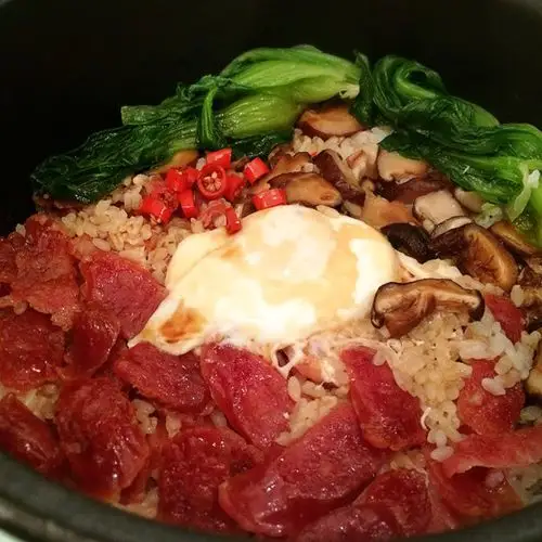 智力猫老师做的【电饭煲腊肠煲仔饭】