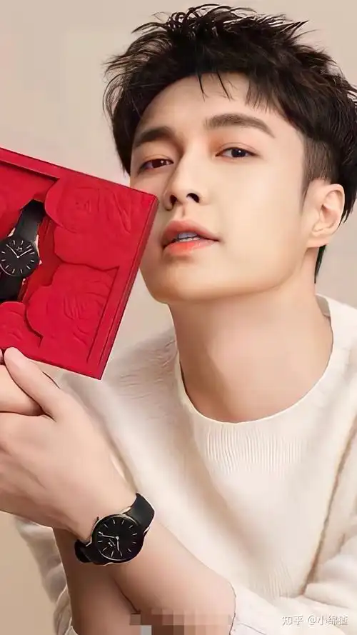 如何评价张艺兴最新代言ck